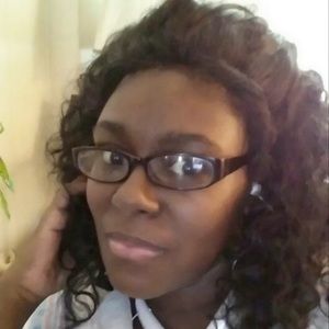 Meet your Posher, Alicia